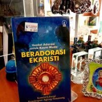 Beradorasi Ekaristi: Ibadat Adorasi untuk Kaum Muda